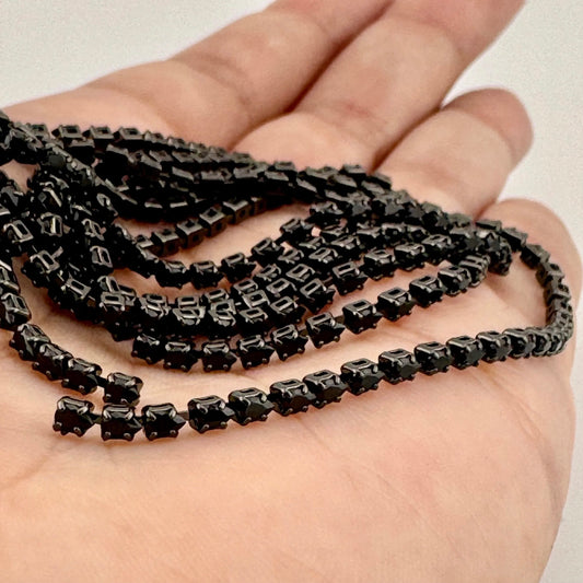 Gunmetal Plated, Horizontal Teardrop Black Cubic Zirconia Chain Banding