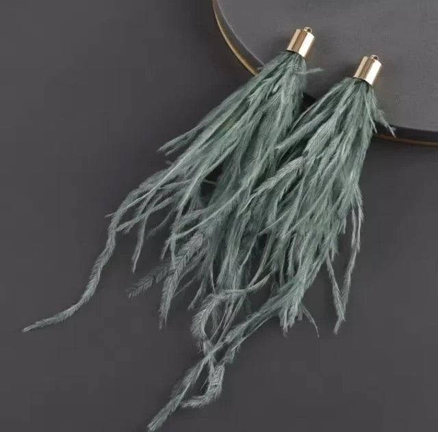 Long Thick Feathers - Wide Top Gold Base Connectors